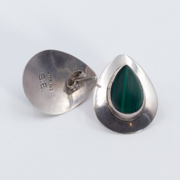 Vintage sterling silver and teardrop malachite stud earrings. - Picture 2 of 2